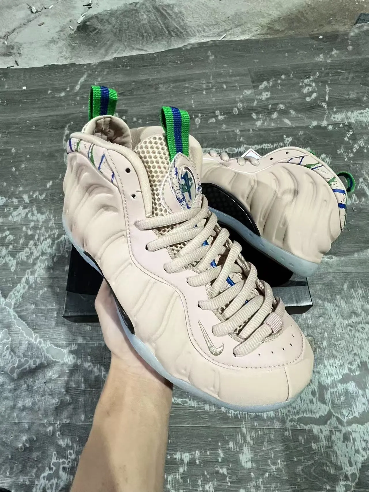 Nike Air Foamposite One Beige Blue Molded Synthetic Upper Ribbed Paneling Lifestyle Sneakers 2