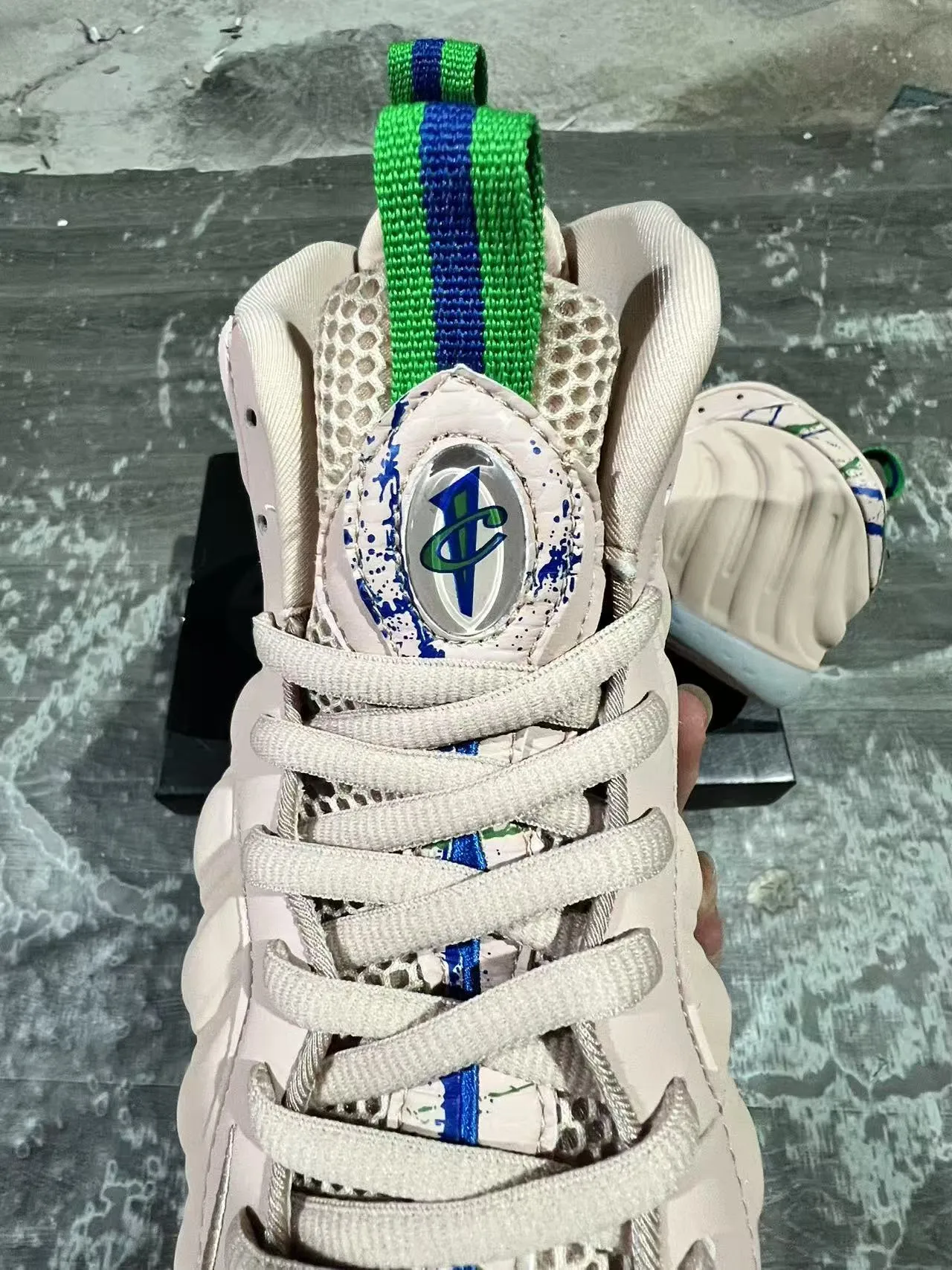 Nike Air Foamposite One Beige Blue Molded Synthetic Upper Ribbed Paneling Lifestyle Sneakers 4