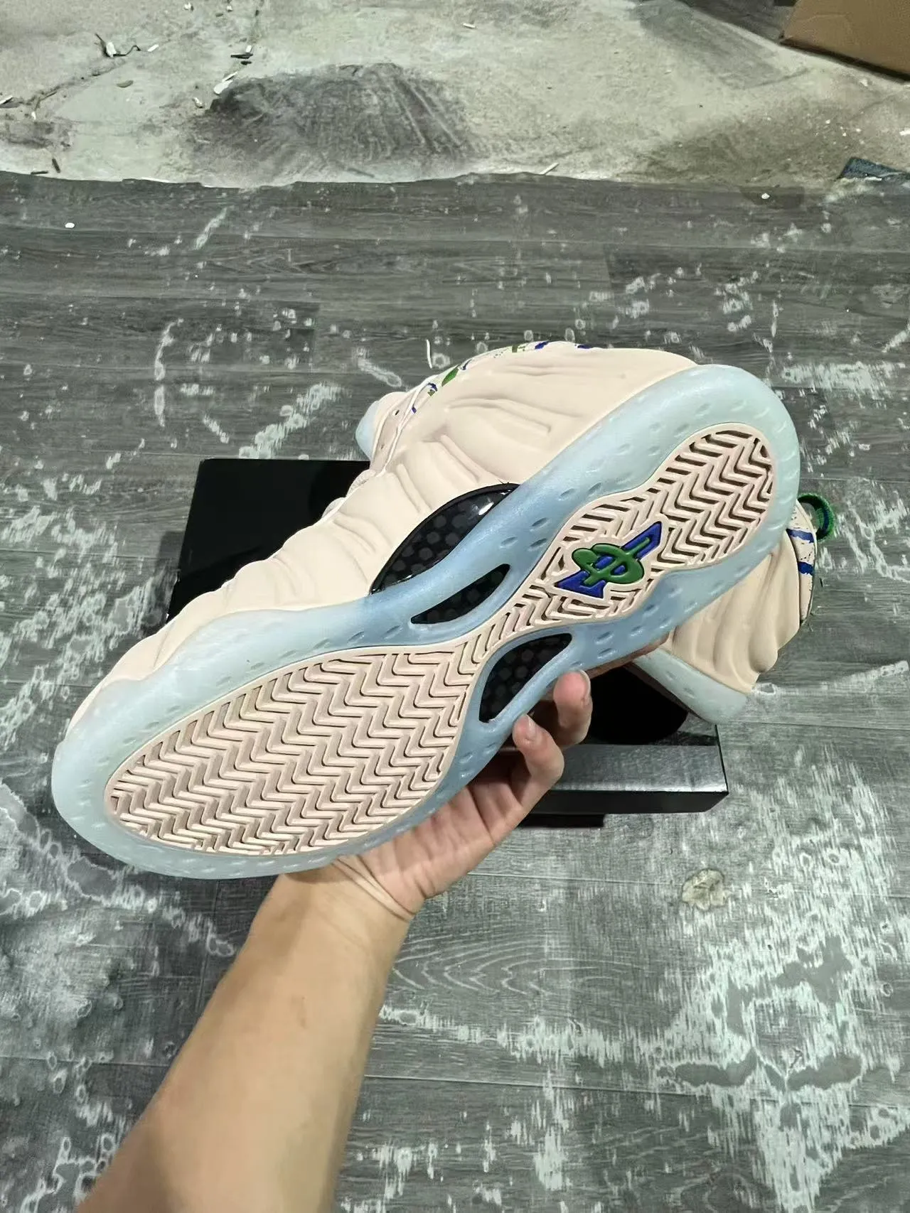 Nike Air Foamposite One Beige Blue Molded Synthetic Upper Ribbed Paneling Lifestyle Sneakers 6