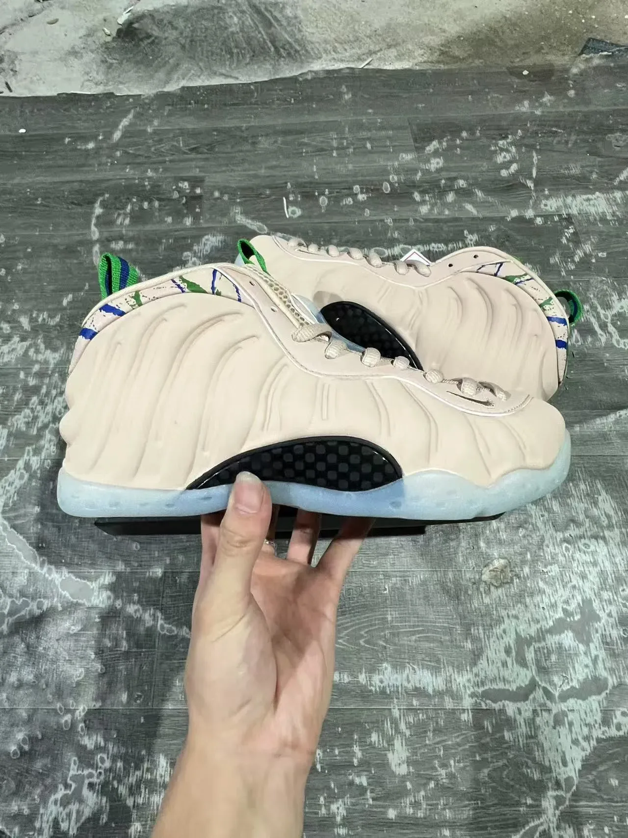 Nike Air Foamposite One Beige Blue Molded Synthetic Upper Ribbed Paneling Lifestyle Sneakers 11