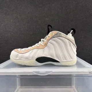 Nike Air Foamposite One व्हाइट मेटालिक रोज़-गोल्ड लाइफस्टाइल स्नीकर