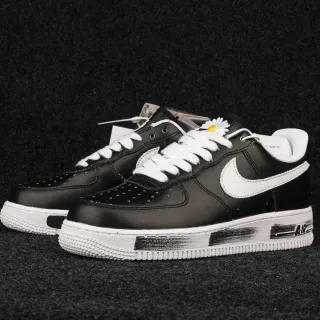 Nike Air Force 1 黑白生活方式运动鞋