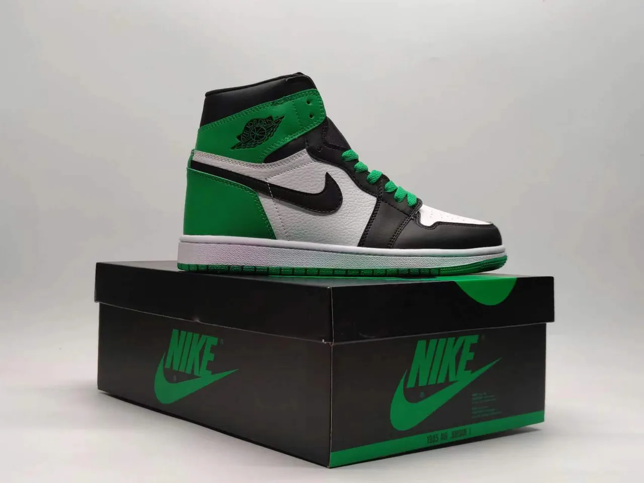 Nike Air Jordan 1 Black Green Toe Basketball Shoes 4