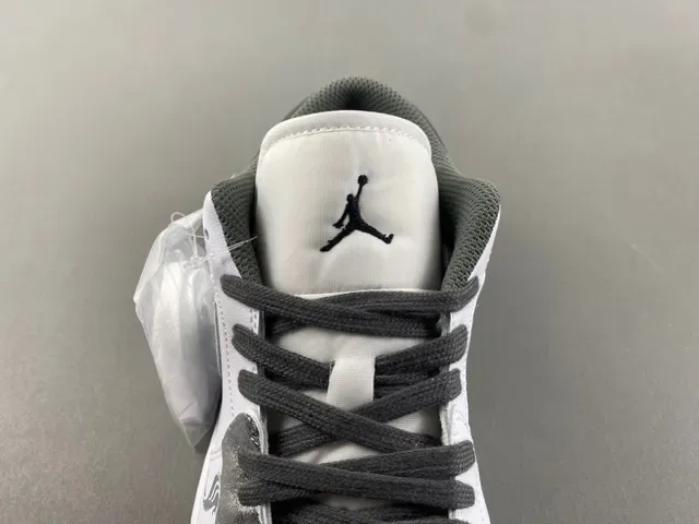 Nike Air Jordan 1 Low Sneakers Lifestyle Prata Metálica Impressão de Cobra 5