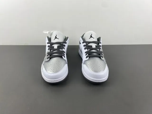 Nike Air Jordan 1 Low Sneakers Lifestyle Prata Metálica Impressão de Cobra 11