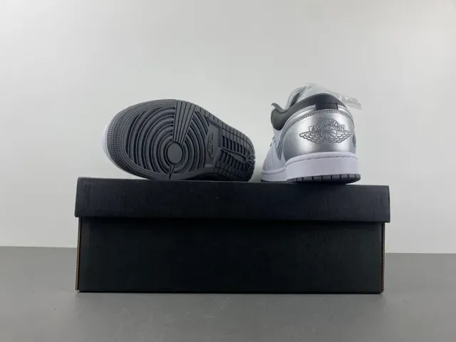 Nike Air Jordan 1 Low Sneakers Lifestyle Prata Metálica Impressão de Cobra 16