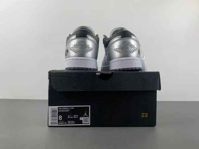 Nike Air Jordan 1 Low Sneakers Lifestyle Prata Metálica Impressão de Cobra 17