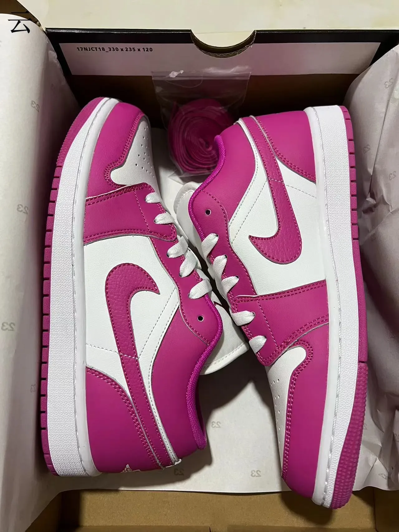 Nike Air Jordan 1 Low Rose et Blanc Lifestyle Sneakers 9