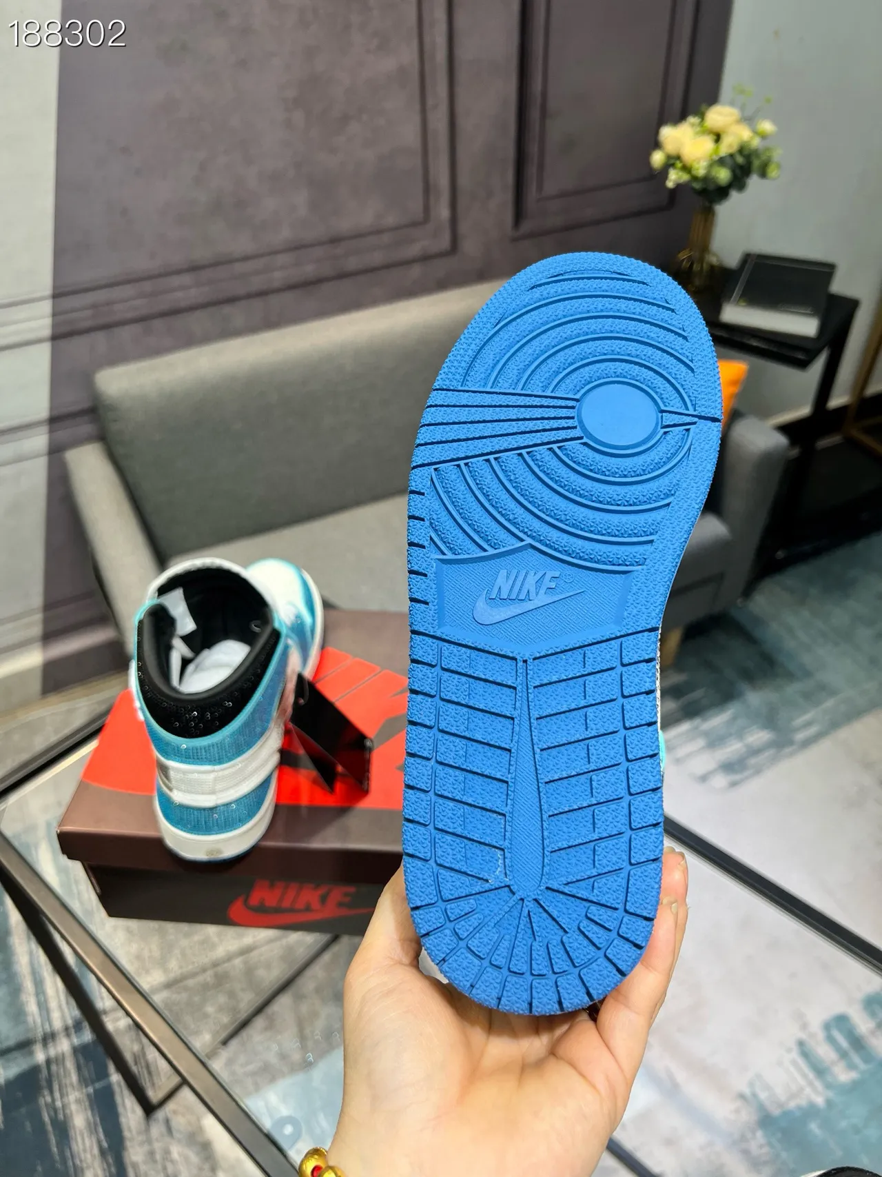 Nike Air Jordan 1 Off-White collaboration cyan cristal embellished chaussures de basketball 4