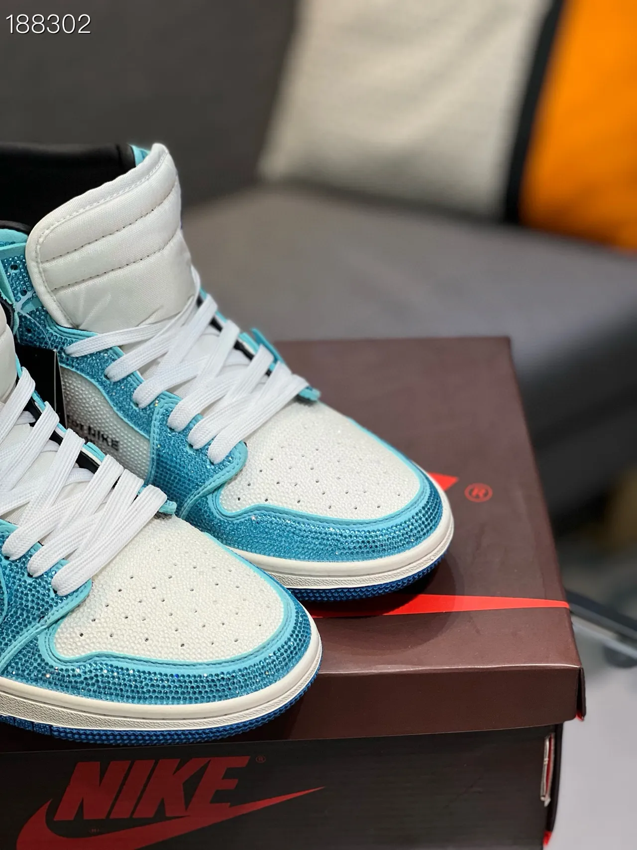 Nike Air Jordan 1 Off-White collaboration cyan cristal embellished chaussures de basketball 5