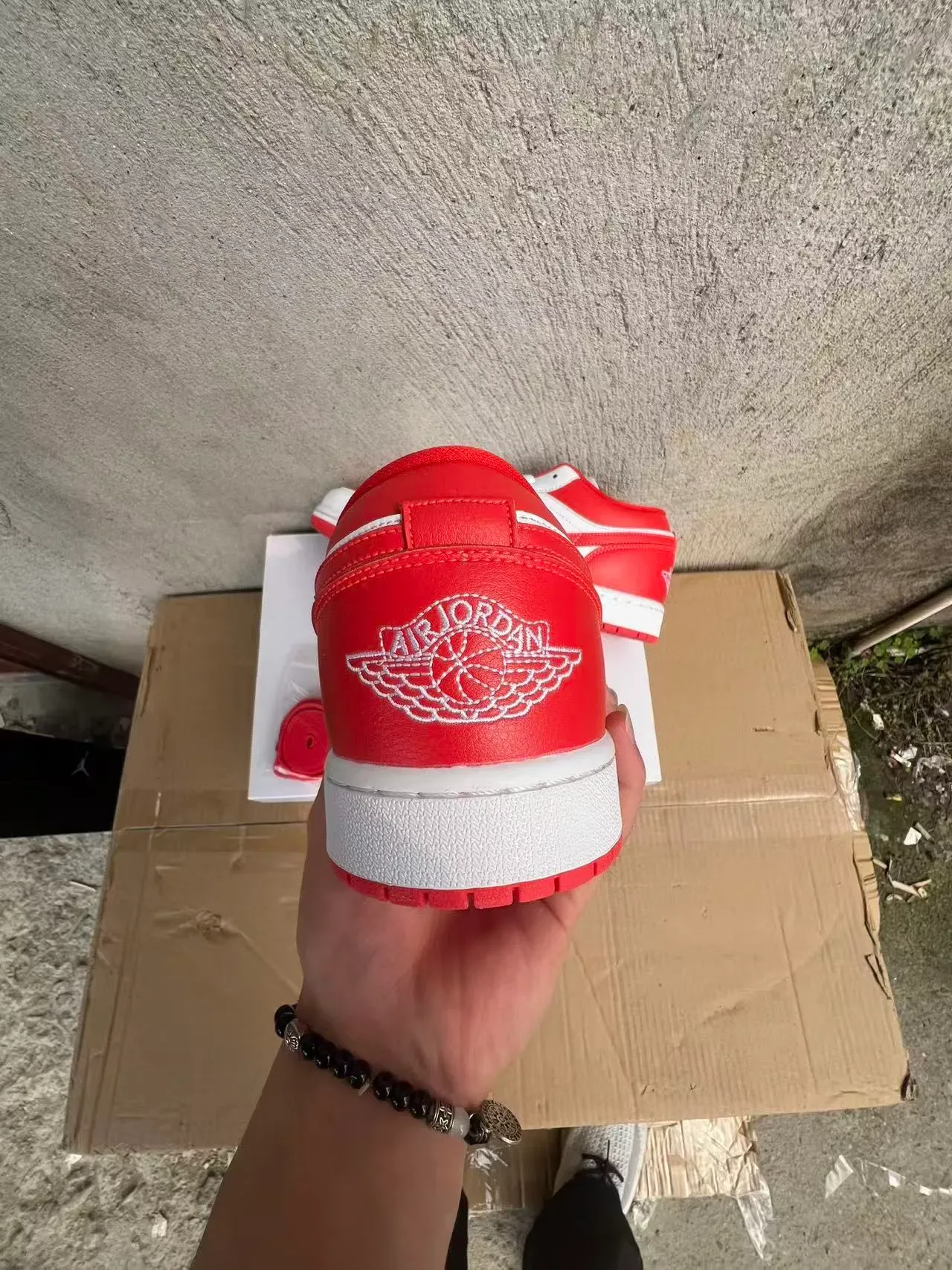 Nike Air Jordan 1 Blanc et Rouge Lifestyle Sneakers 8