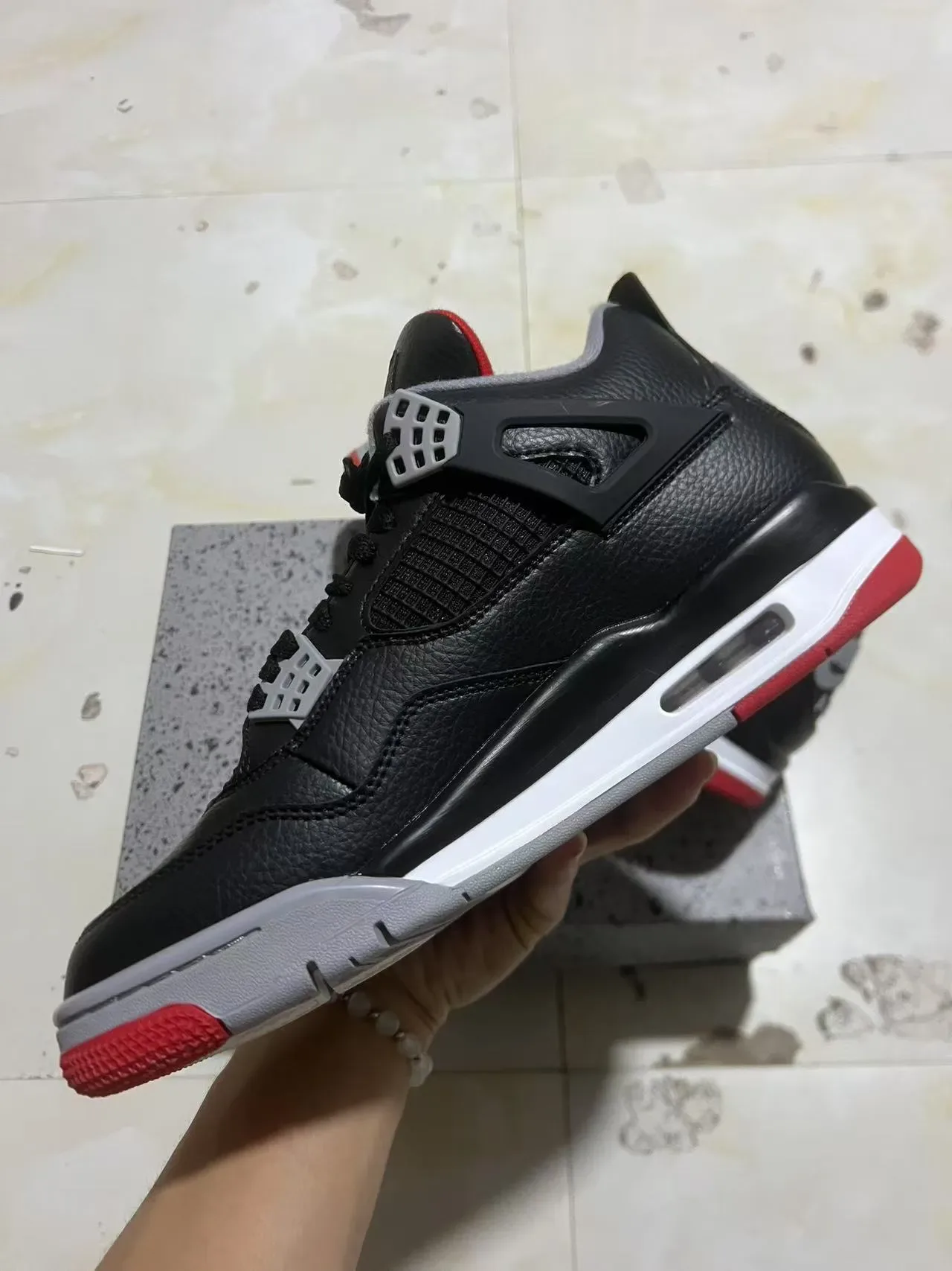 Nike Air Jordan 4 Chaussures de Basketball Noir Rouge Blanc 5