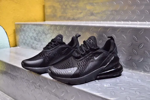 Nike Air Max 270 All Black Lifestyle Sneakers 6