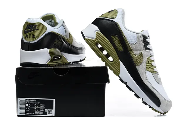 Nike Air Max 90 Black and Metallic Silver Lifestyle Sneakers 19