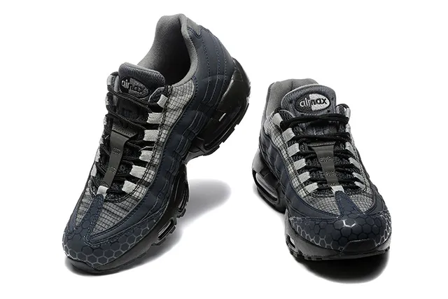 Nike Air Max 95 Black Pink Lifestyle Sneakers 4