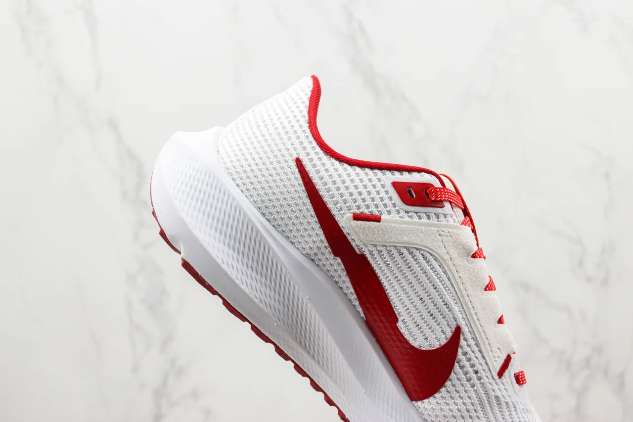 Nike Air Zoom Pegasus 40 Chaussures de course blanches et rouges 5