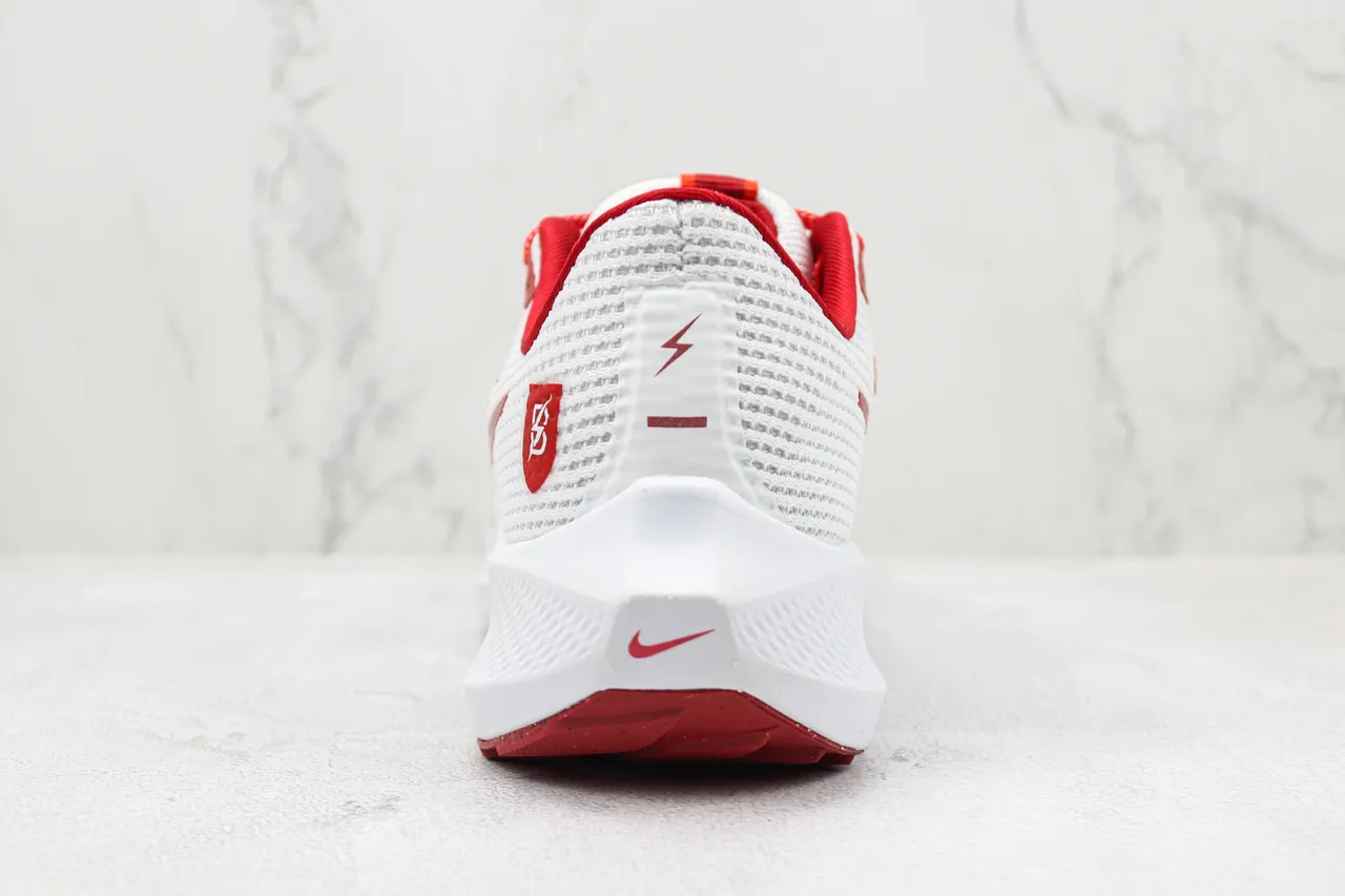 Nike Air Zoom Pegasus 40 Chaussures de course blanches et rouges 9