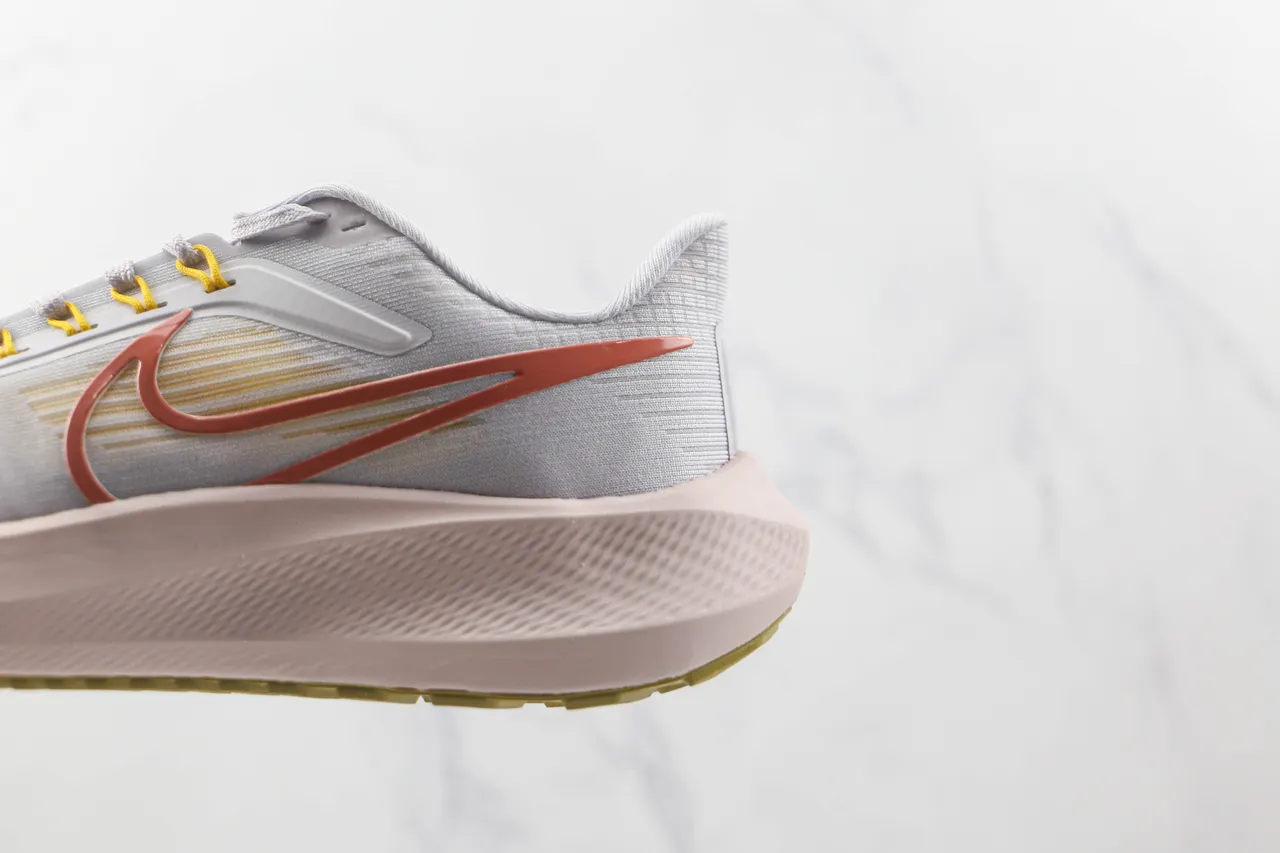 Nike Air Zoom Pegasus Gray Pink Engineered Knit Upper Wide Platform Midsole Running Shoes 7