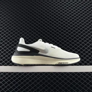 Nike Air Zoom Blancas y Negras con Upper de Malla y Contrafuerte en Talón para Zapatos de Running