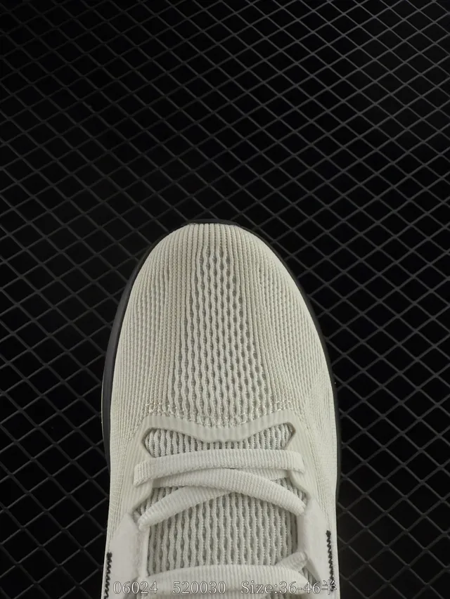 Nike Air Zoom Blancas y Negras con Upper de Malla y Contrafuerte en Talón para Zapatos de Running 3