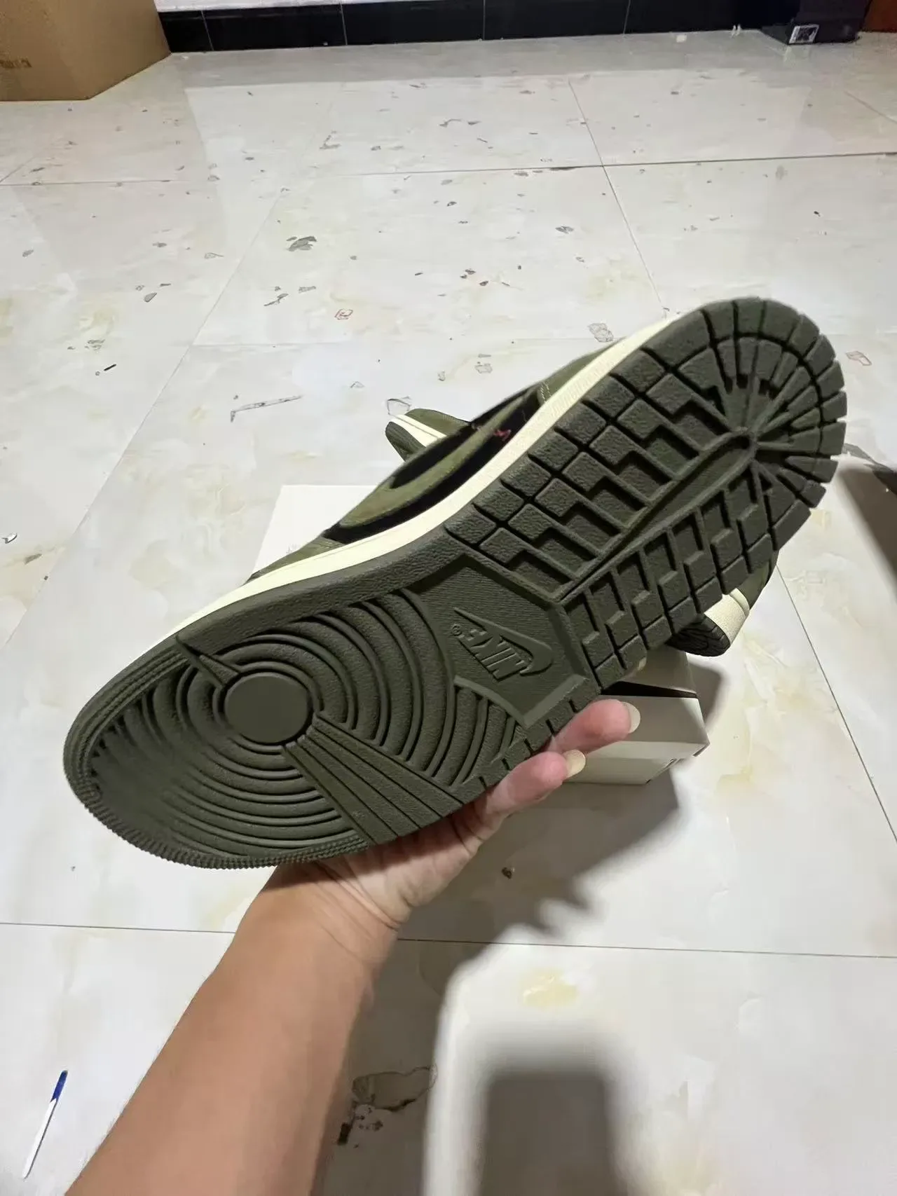 Nike Army Green Black Low-Top Suede-and-Mesh Upper Lifestyle Sneakers 6