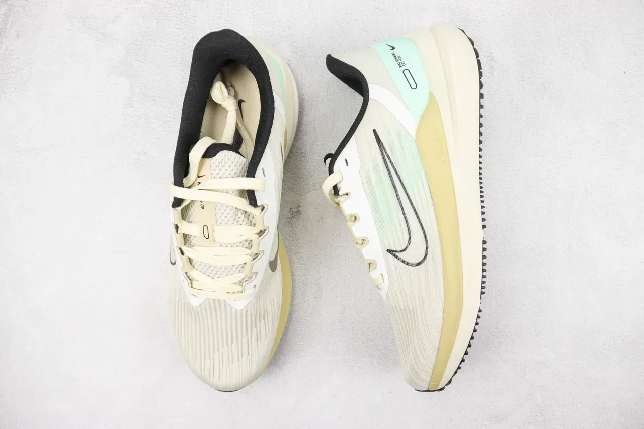 Nike Beige Green Engineered Mesh Upper Ribbed Texture Running Shoes 3