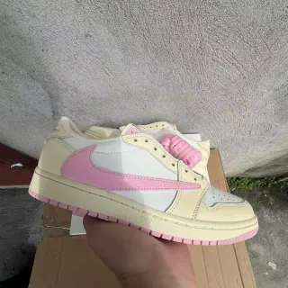 Nike Bege Rosa Low-Top Silhueta Construção Camadas Couro Lifestyle Sneakers