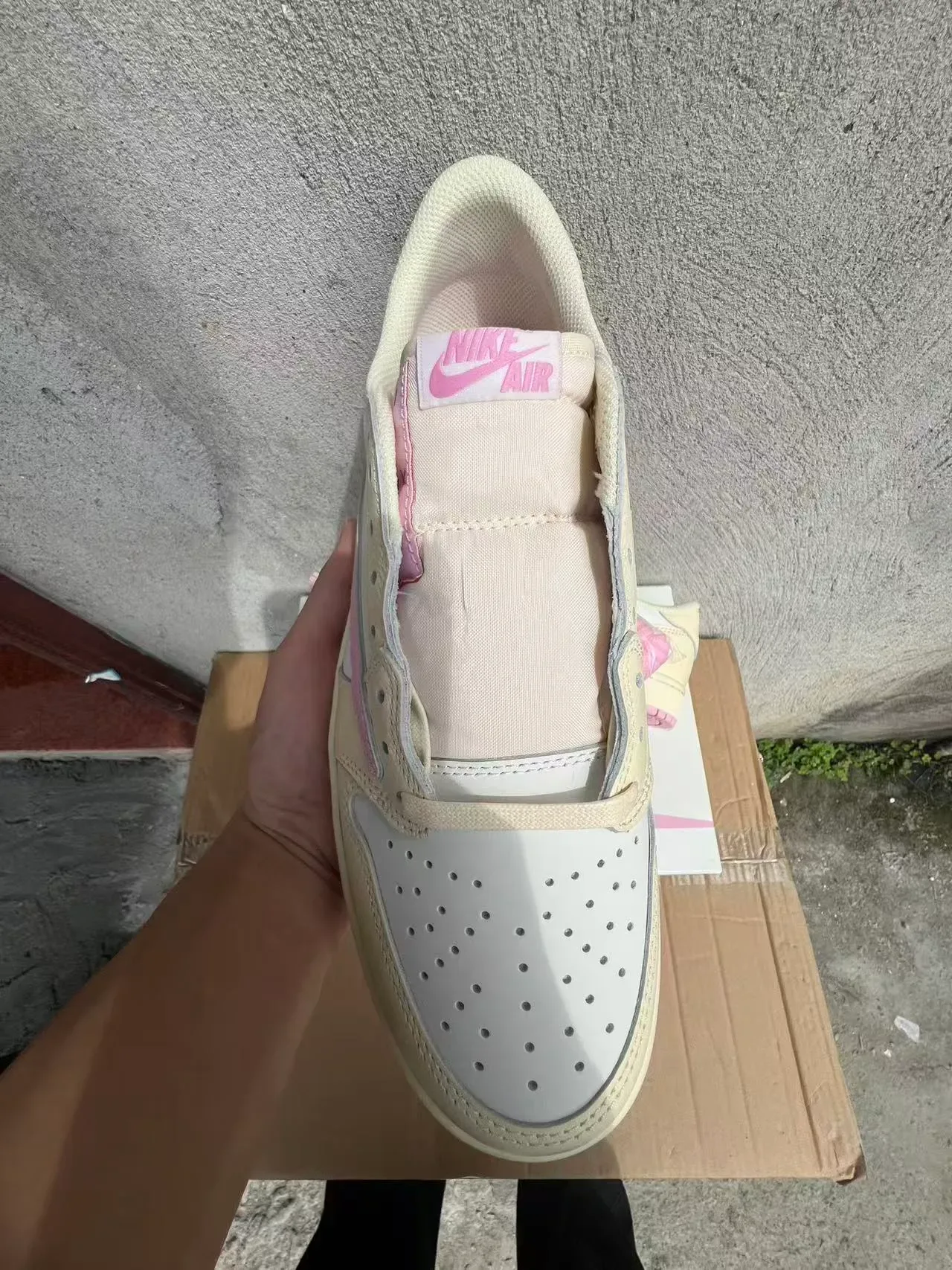 Nike Beige Pink Low-Top Silhouette Layered Leather Construction Lifestyle Sneakers 3