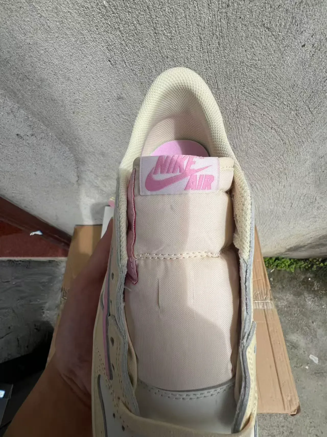 Nike Beige Pink Low-Top Silhouette Layered Leather Construction Lifestyle Sneakers 4