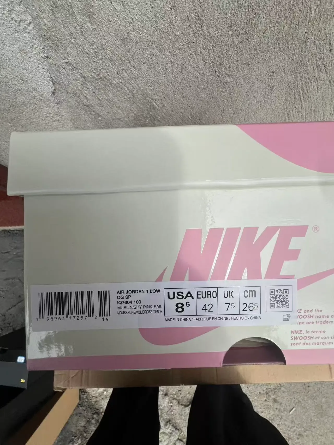 Nike Beige Pink Low-Top Silhouette Layered Leather Construction Lifestyle Sneakers 10