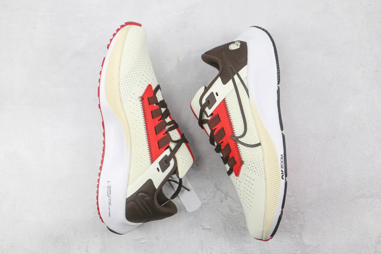 Nike Beige Red Breathable Mesh Upper Synthetic Strap Overlay Running Shoes 2