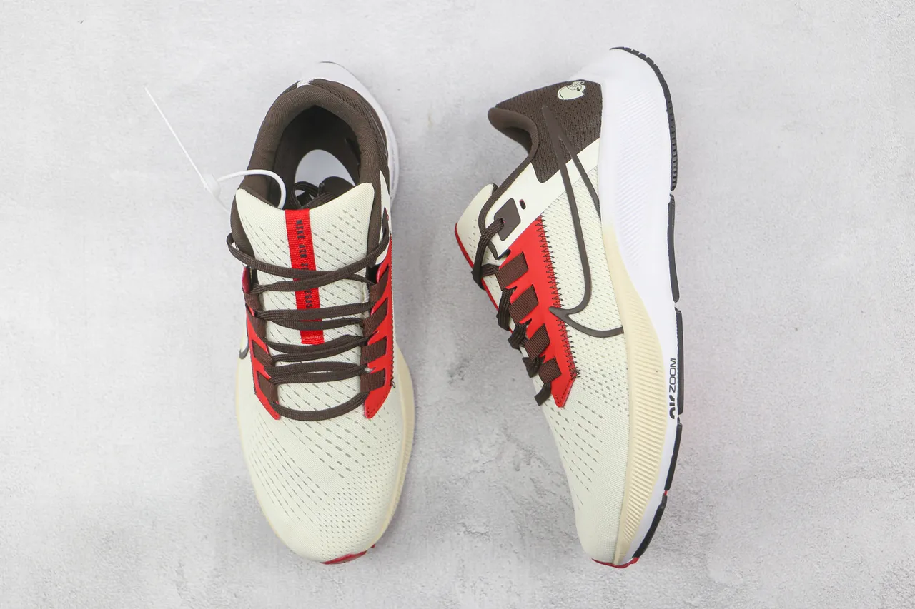 Nike Beige Red Breathable Mesh Upper Synthetic Strap Overlay Running Shoes 3