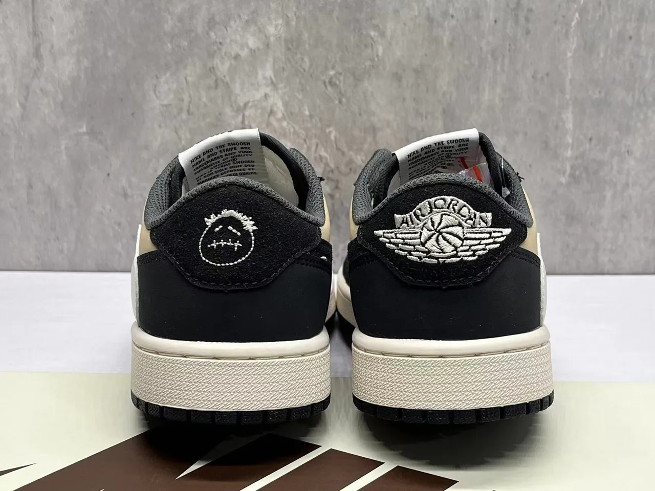 Nike Black Beige Low-Top Suede-and-Leather Panelled Lifestyle Sneakers 7