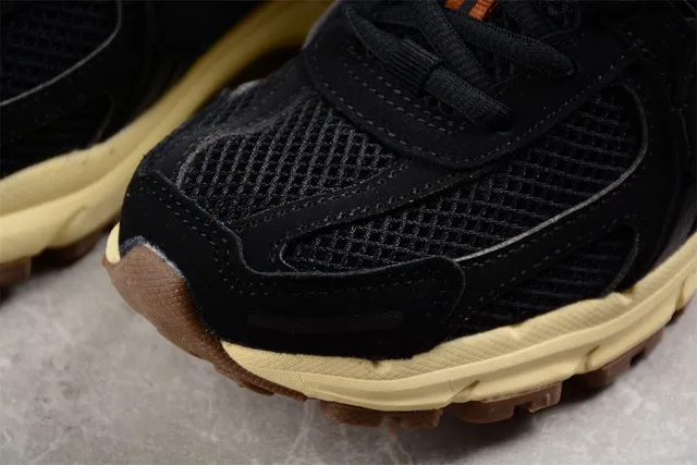 Nike Black Beige Mesh And Synthetic Upper Ribbed Cage Overlay Running Shoes 8