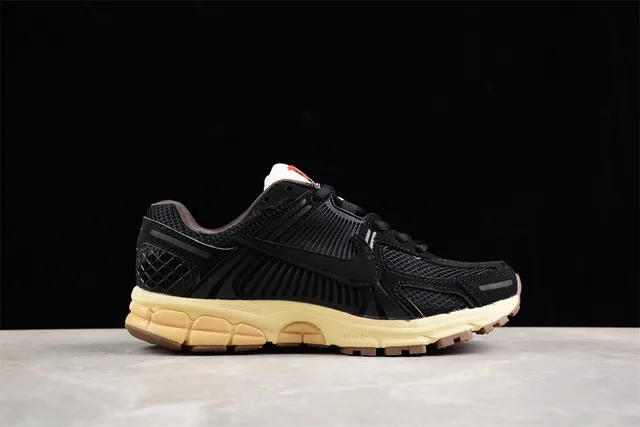 Nike Black Beige Mesh And Synthetic Upper Ribbed Cage Overlay Running Shoes 14