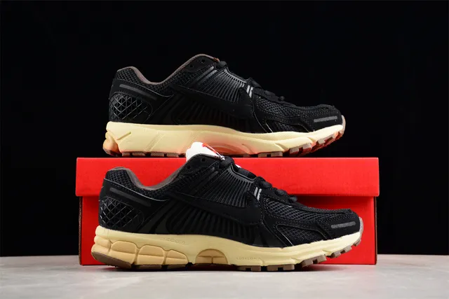 Nike Black Beige Mesh And Synthetic Upper Ribbed Cage Overlay Running Shoes 15