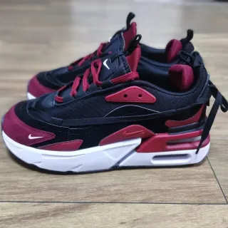 Nike Black Burgundy Layered Mesh And Suede Upper Sculpted White Midsole Lifestyle Sneakers
