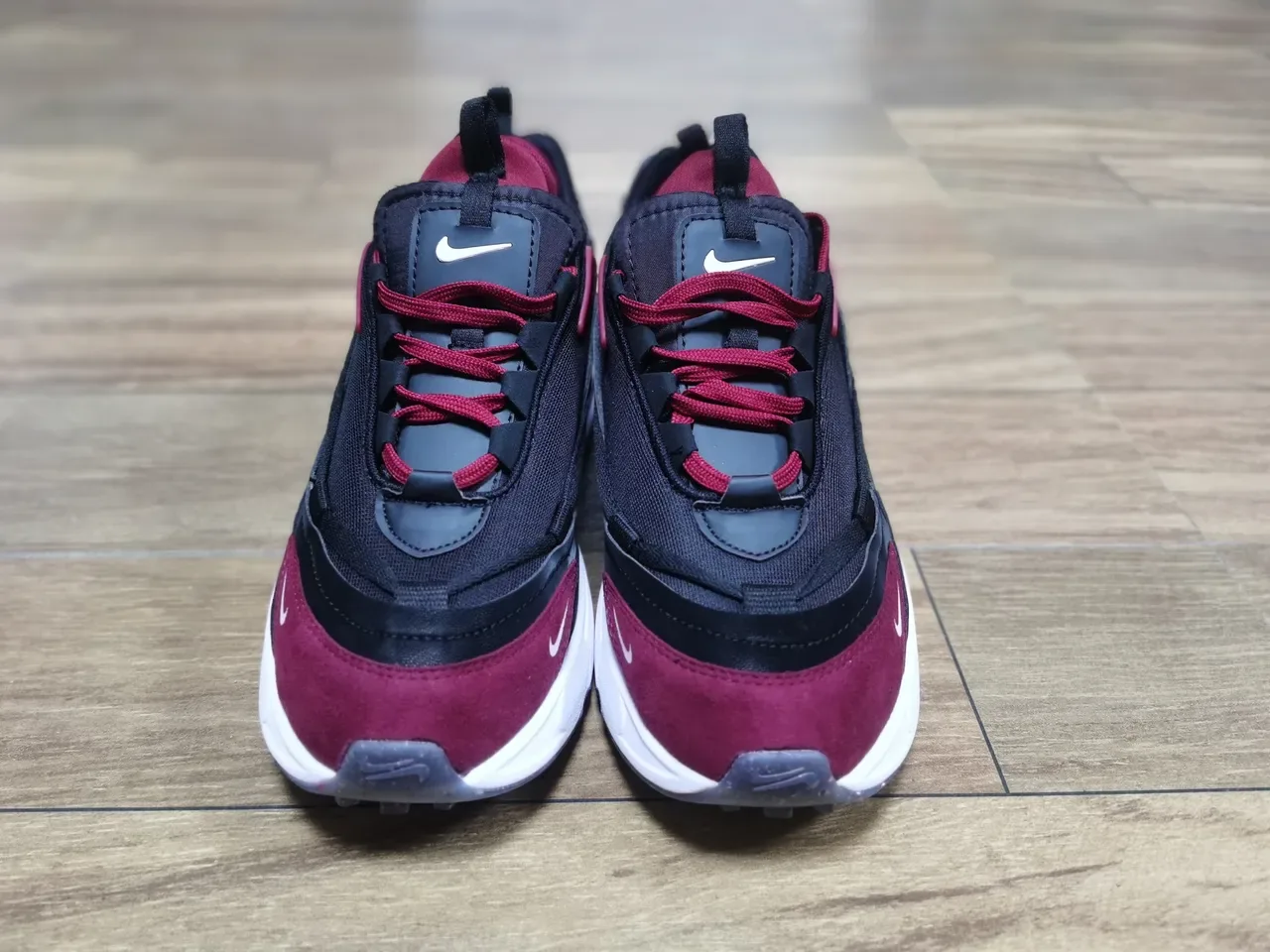 Nike Black Burgundy Layered Mesh And Suede Upper Sculpted White Midsole Lifestyle Sneakers 3
