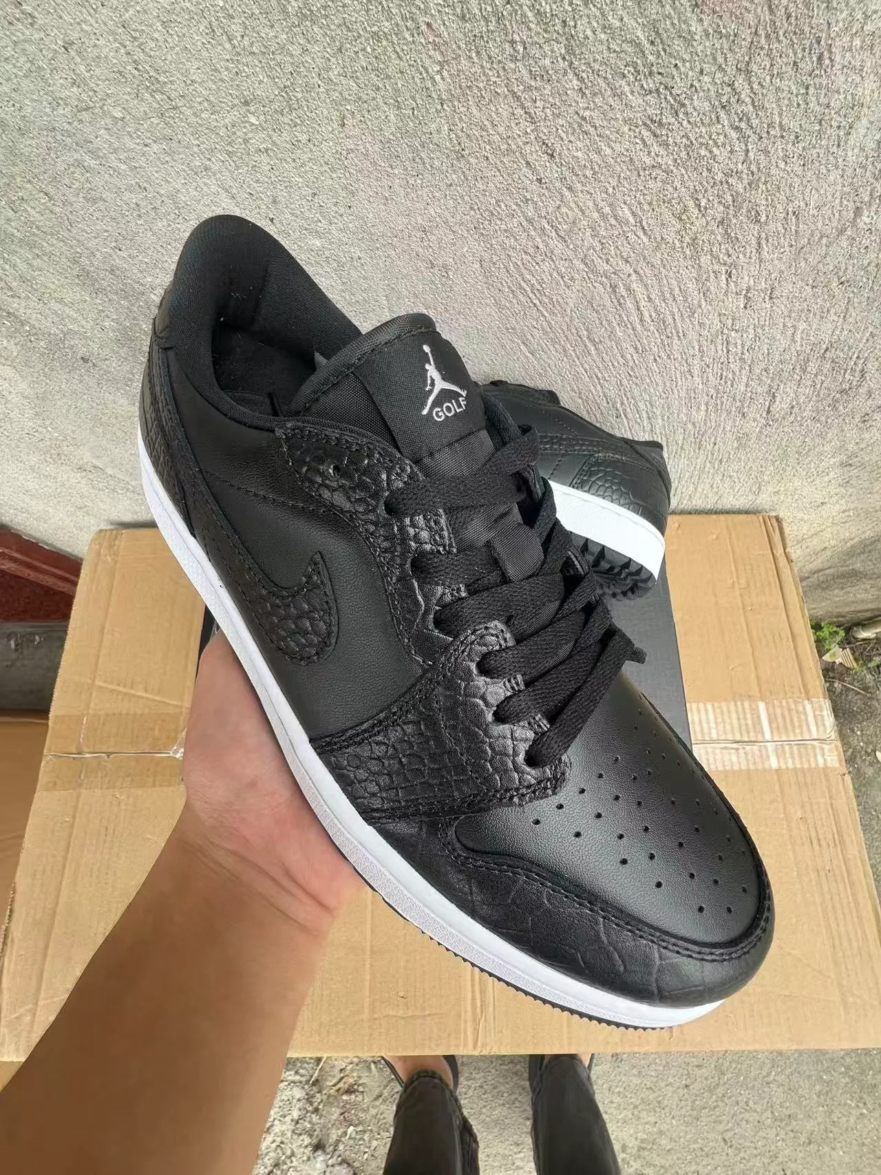 Nike Black Croc-Embossed Leather Low-Top Lifestyle Sneakers 2