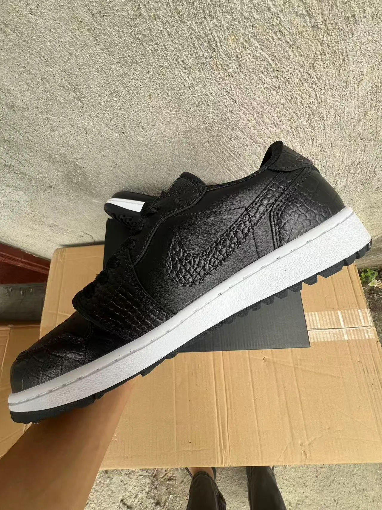 Nike Black Croc-Embossed Leather Low-Top Lifestyle Sneakers 5