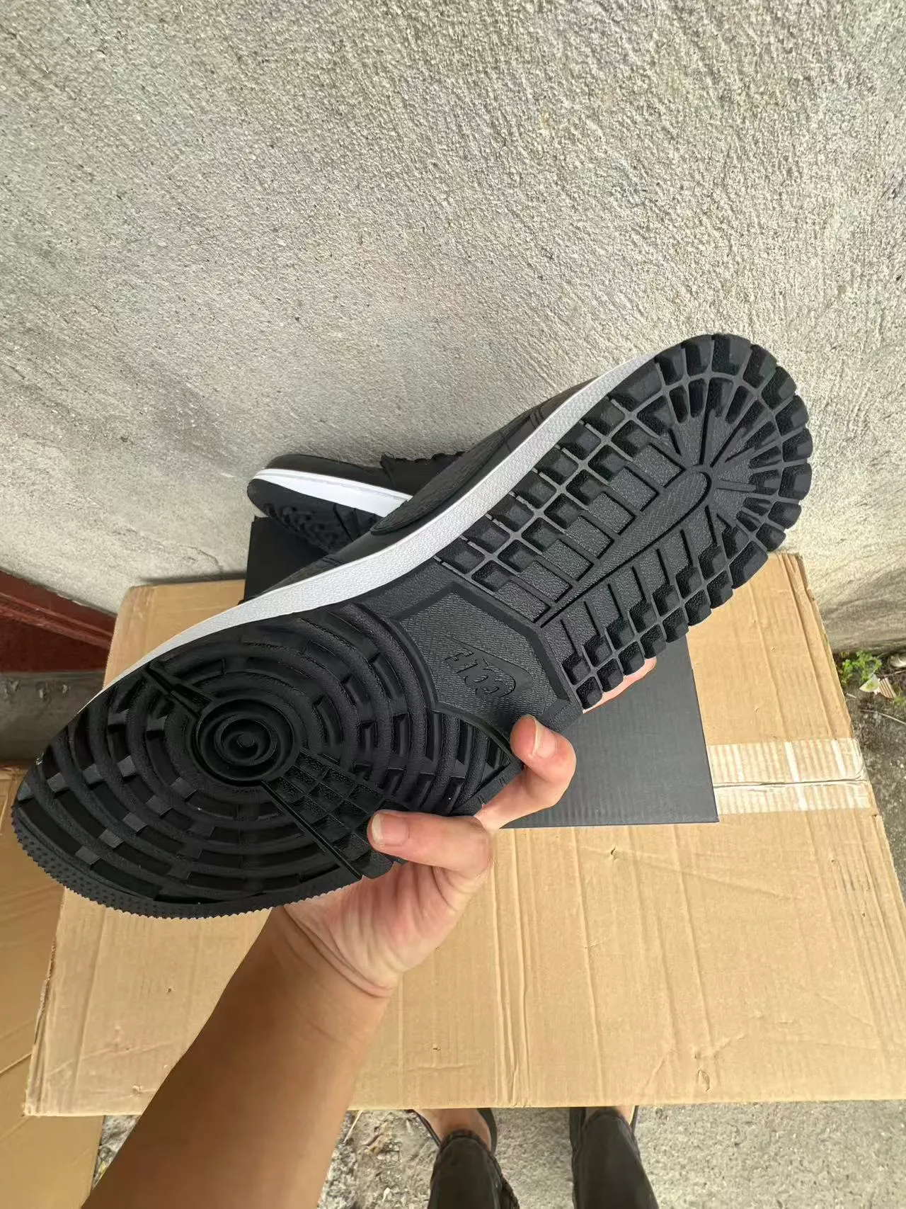 Nike Black Croc-Embossed Leather Low-Top Lifestyle Sneakers 6