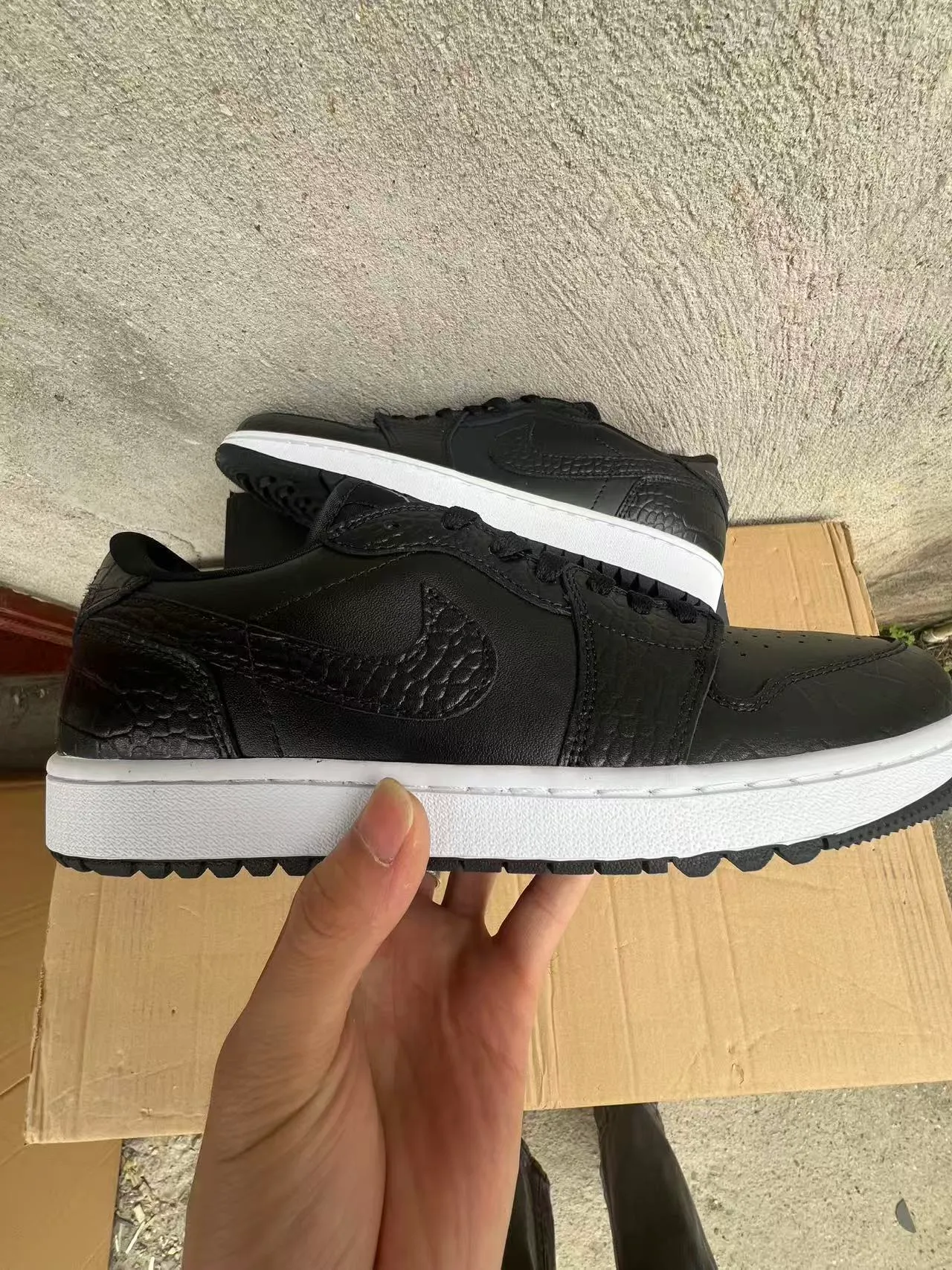 Nike Black Croc-Embossed Leather Low-Top Lifestyle Sneakers 7