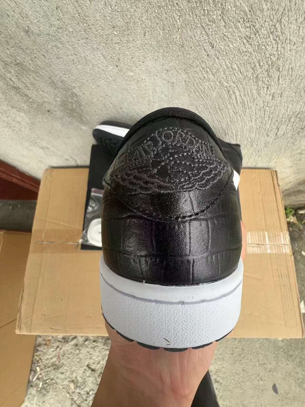 Nike Black Croc-Embossed Leather Low-Top Lifestyle Sneakers 8