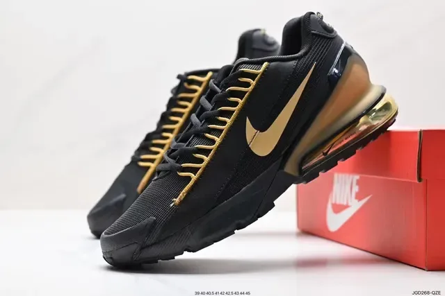 Nike Chaussures Lifestyle avec Upper en Maille Noir et Or, Swoosh et Lacets 4