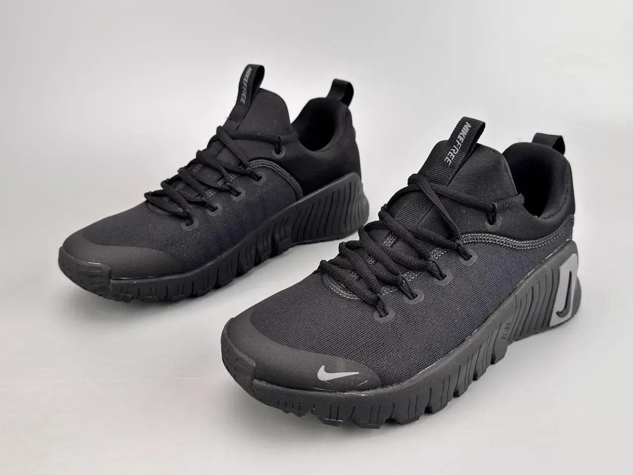 Nike Black Gray Knit Upper Sculpted Ridged Midsole Lifestyle Sneakers 5