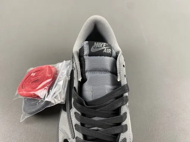 Nike Black Gray Low-Top Perforated Toe Lifestyle Sneakers 7