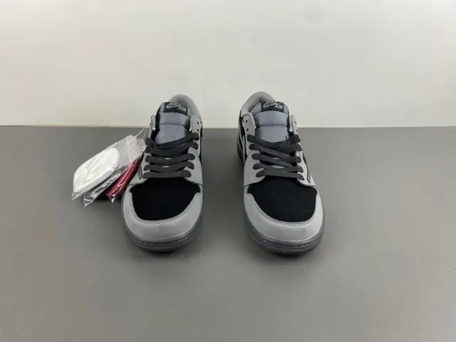Nike Black Gray Low-Top Perforated Toe Lifestyle Sneakers 12
