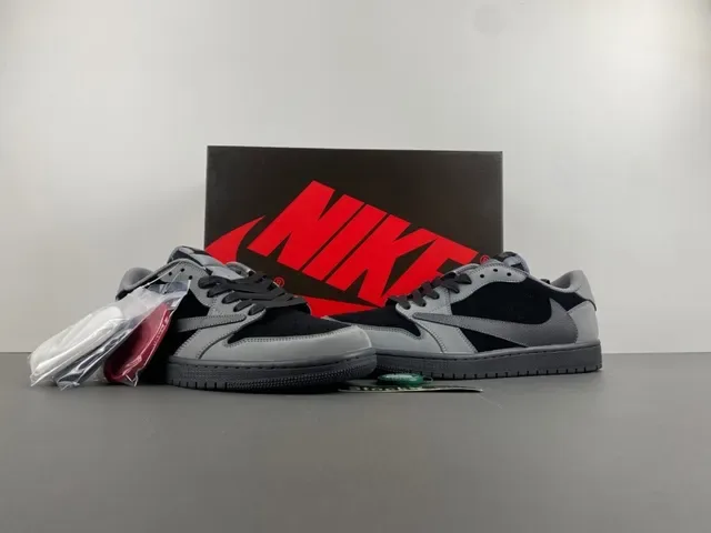 Nike Black Gray Low-Top Perforated Toe Lifestyle Sneakers 14