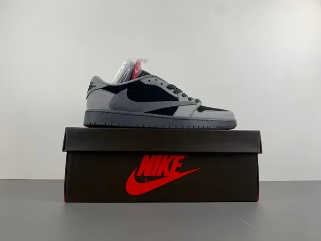 Nike Black Gray Low-Top Perforated Toe Lifestyle Sneakers 16