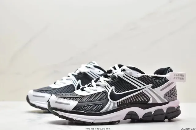 Nike Noir Gris Maille supérieure Superposition de cage synthétique Chaussures de course 6